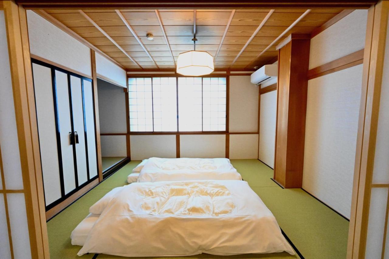 Manabi-Stay Takayama Sakura 提携駐車場利用可 古い町並みまで徒歩1分 最大9名宿泊可能な一等地で人工温泉を楽しむ Екстер'єр фото