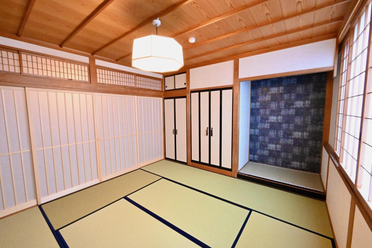 Manabi-Stay Takayama Sakura 提携駐車場利用可 古い町並みまで徒歩1分 最大9名宿泊可能な一等地で人工温泉を楽しむ Екстер'єр фото